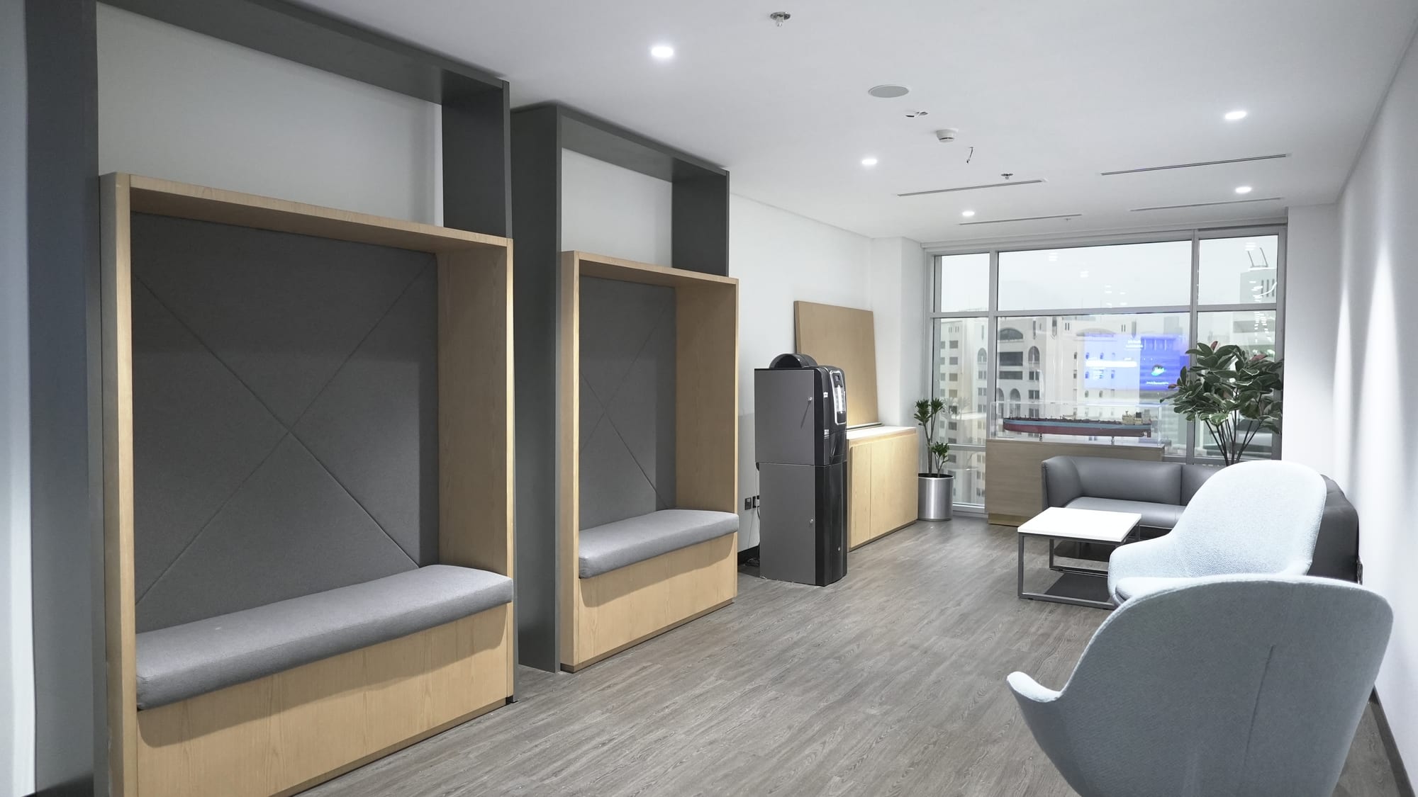 Workplace breakout area fit out for a UAE institution